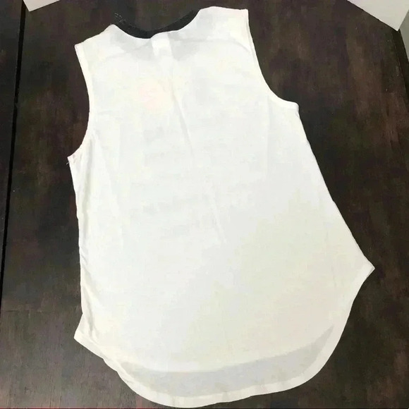 Sleeveless T shirt/Tank Size S - Picture 3 of 6